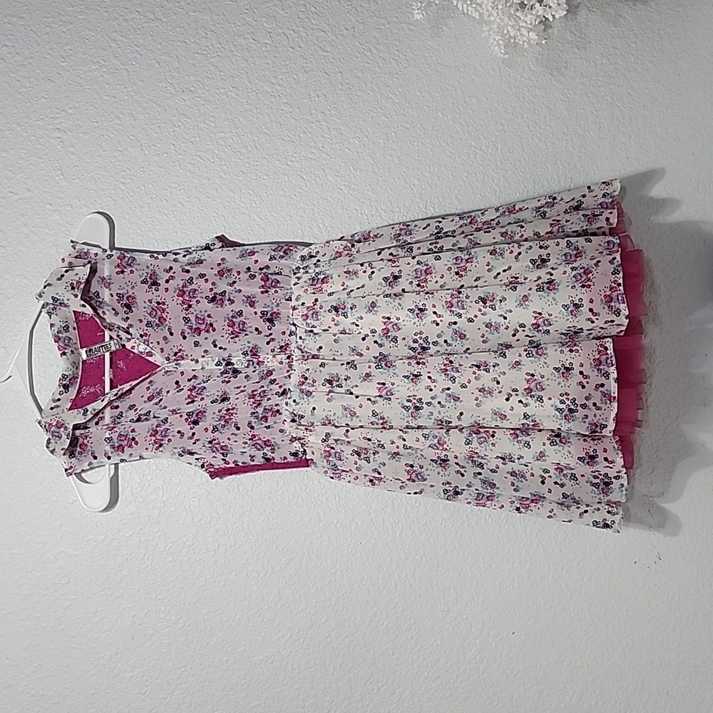Beautees Floral Design Zero sleeve button up Child 2 Layers dress. Size 14.